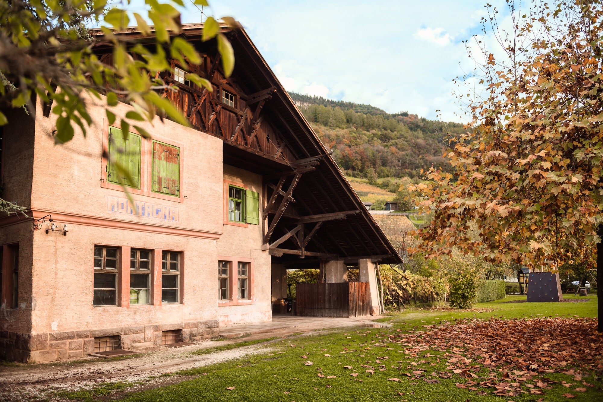 Montagna sulla Strada del Vino in autunno, Bassa Atesina